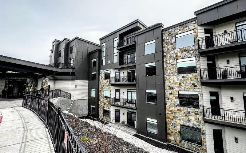 Jordanelle and Black Rock condos in Park City with newer construction and reservoir views