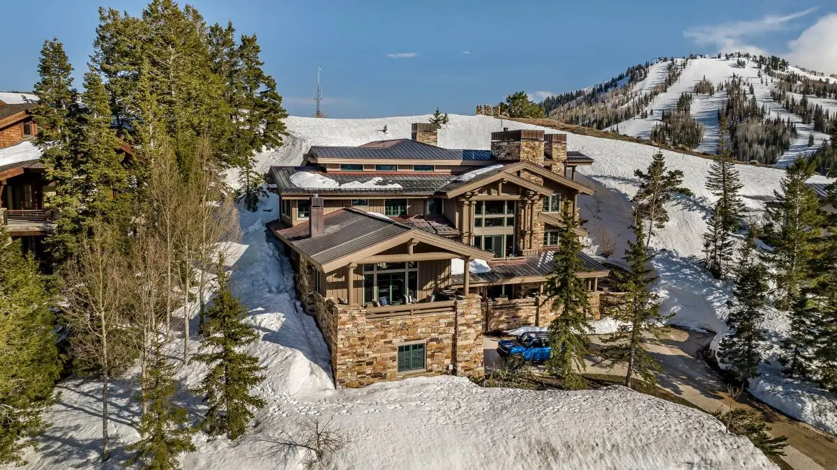 Ski-in ski-out luxury estate in Park City with direct mountain access