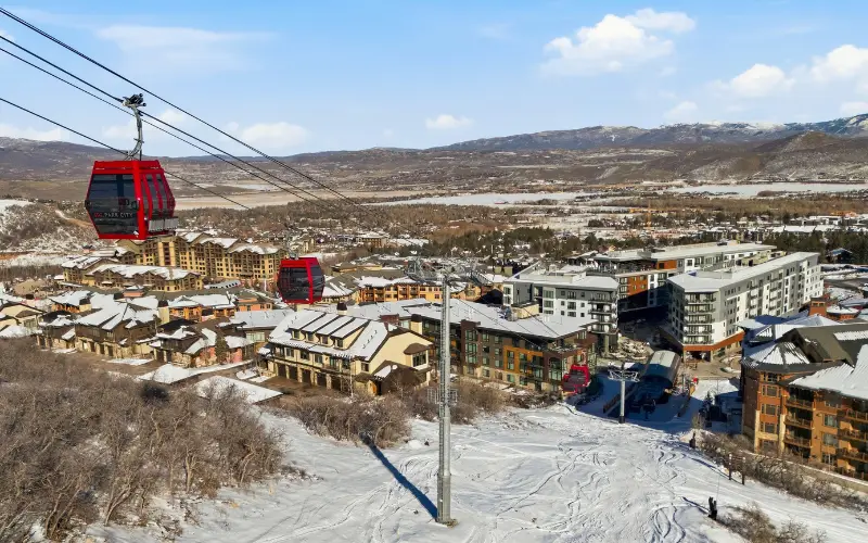 Ski-access townhomes in Canyons Village Park City with mountain views