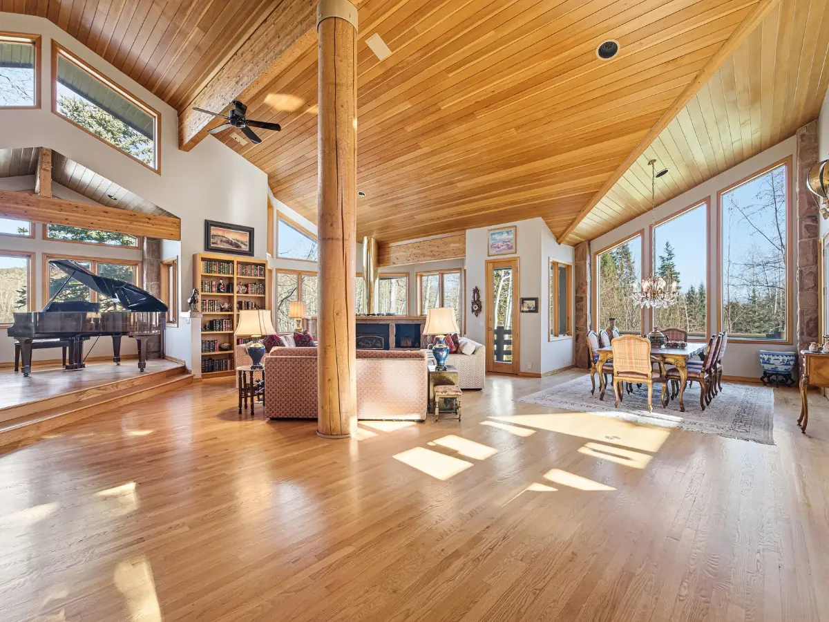 Thaynes Canyon Park City luxury home listing photographed in fall, marketed by Derrik Carlson of REAL ESTATE IN PARK CITY