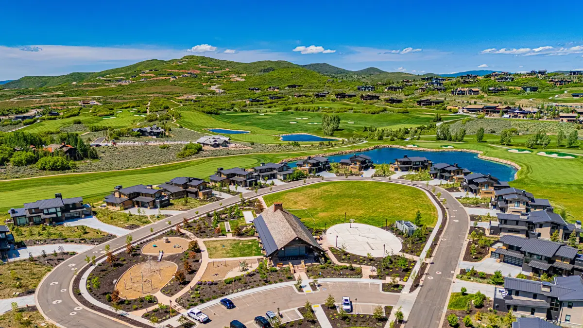 Tuhaye golf course with mountain and Jordanelle Reservoir views