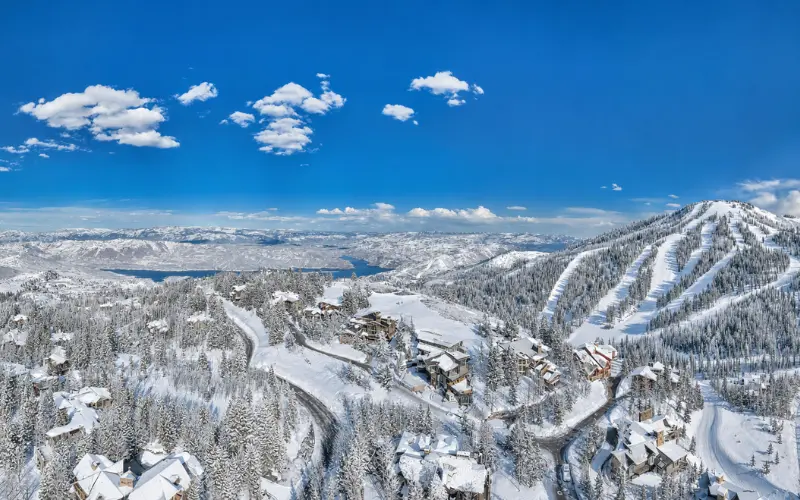 Ski home in the Bald Eagle Club area of Upper Deer Valley near Silver Lake